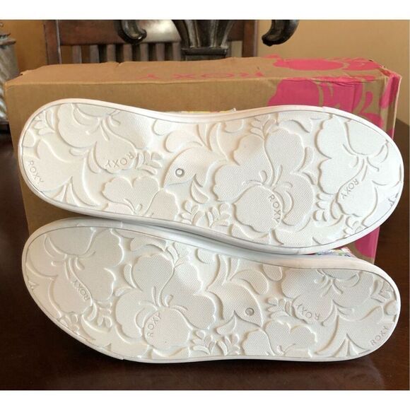 ROXY - NWTIB - L Sz 6.5 "Libbie" Slip-On Canvas SneaKers in Floral Pattern 🌸 - Picture 13 of 16